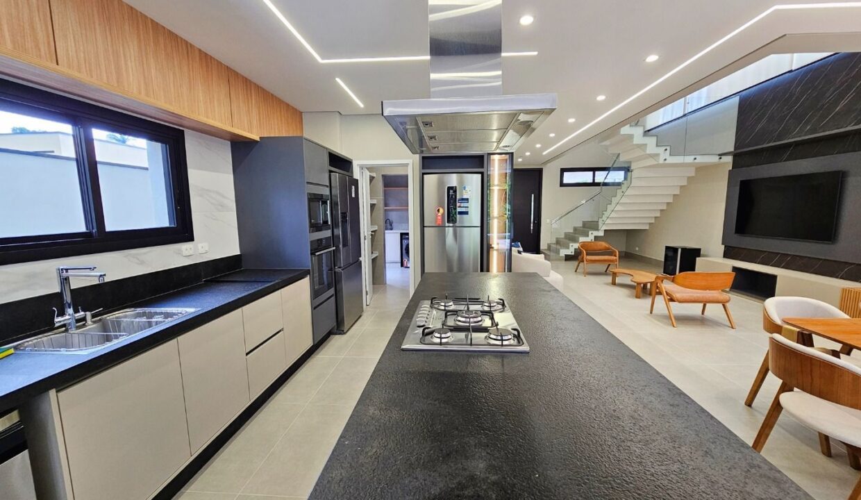 12716RV_foto_2025-10-14_01-21-55-11