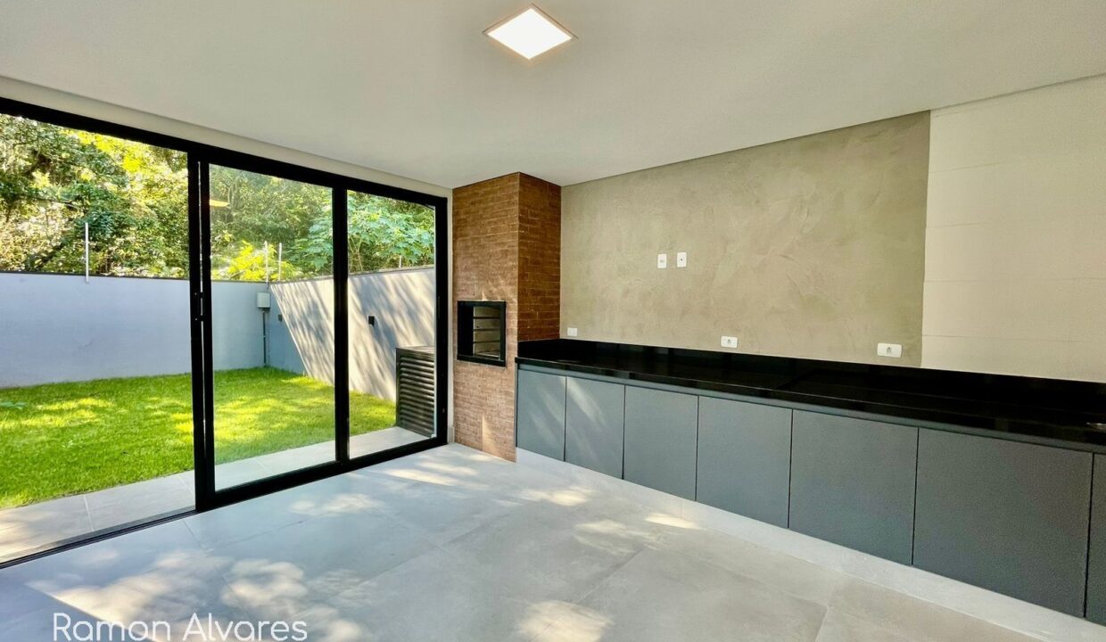 02033AV_foto_2025-11-04_00-31-58-6