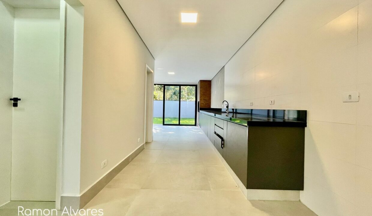 02033AV_foto_2025-11-04_00-31-58-7